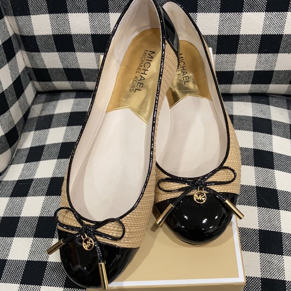 Michael Kors shoes - Picture 2 of 2
